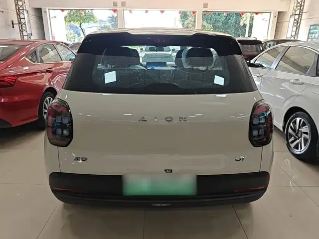 GAC Aion UT — Фото автомобиля 5