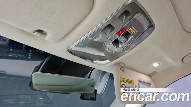 Genesis GV70 — Фото автомобиля 25