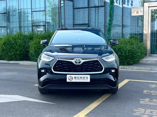 Toyota Highlander — Фото автомобиля 2