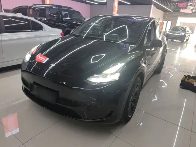 Фотография автомобиля — Tesla Model Y
