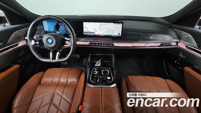 BMW 7 Series G70 — Фото автомобиля 10