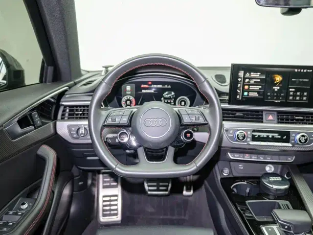 Audi A4L — Фото автомобиля 11