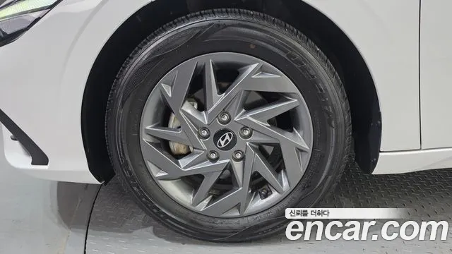 Hyundai Avante CN7 — Фото автомобиля 5