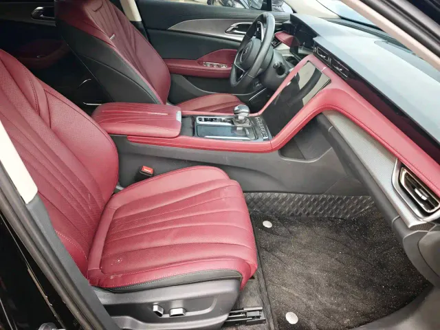 Hongqi H5 — Фото автомобиля 12