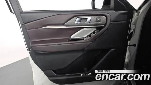 Ford Explorer — Фото автомобиля 18