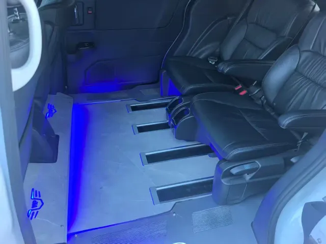 Honda Odyssey — Фото автомобиля 10