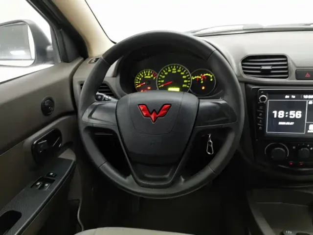 Wuling Hongguang — Фото автомобиля 11