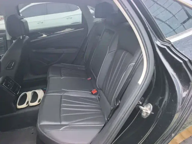 Volkswagen Passat — Фото автомобиля 16