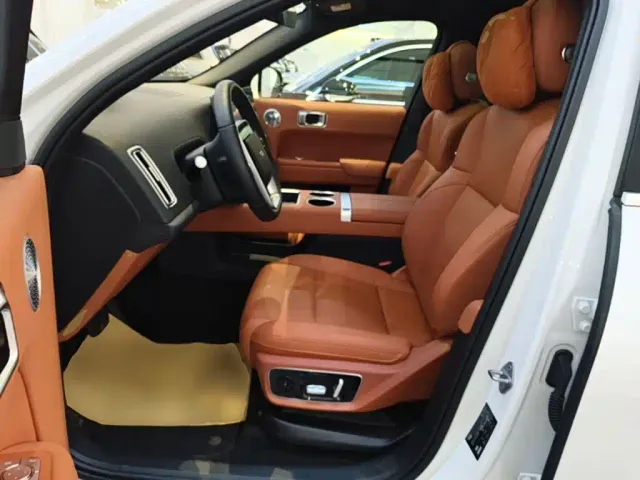 Li Auto L7 — Фото автомобиля 14