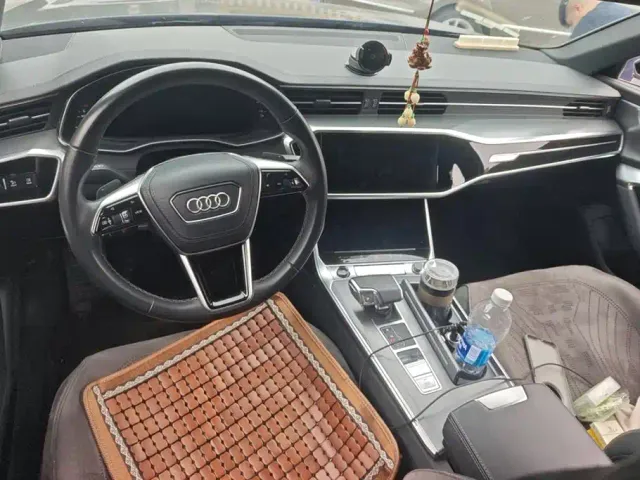 Audi A6L — Фото автомобиля 12