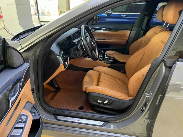 BMW 6 Series Gran Turismo — Фото автомобиля 4