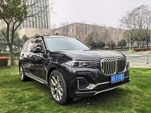 BMW X7 — Фото автомобиля 3