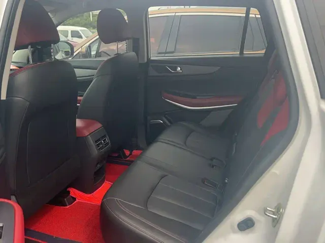 Changan CS75 — Фото автомобиля 4