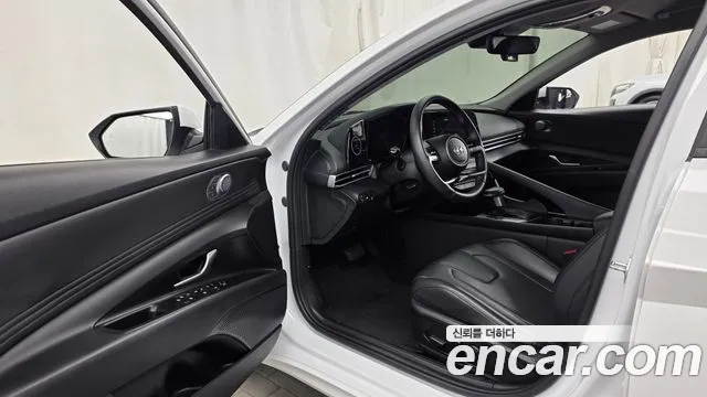 Hyundai AVANTE Avante (CN7) — Фото автомобиля 10