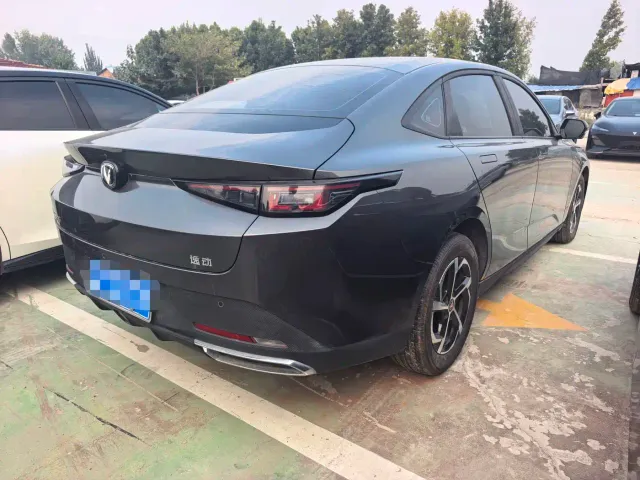 Changan Eado — Фото автомобиля 11