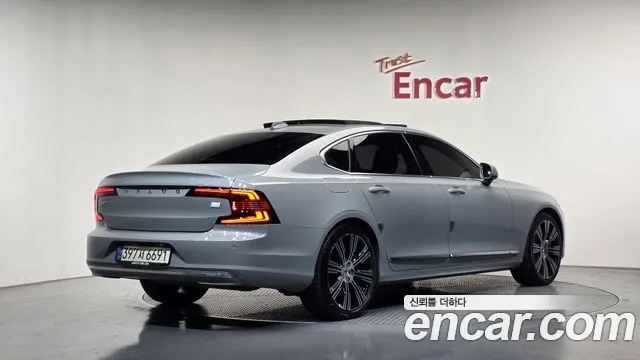 Volvo S90 — Фото автомобиля 2
