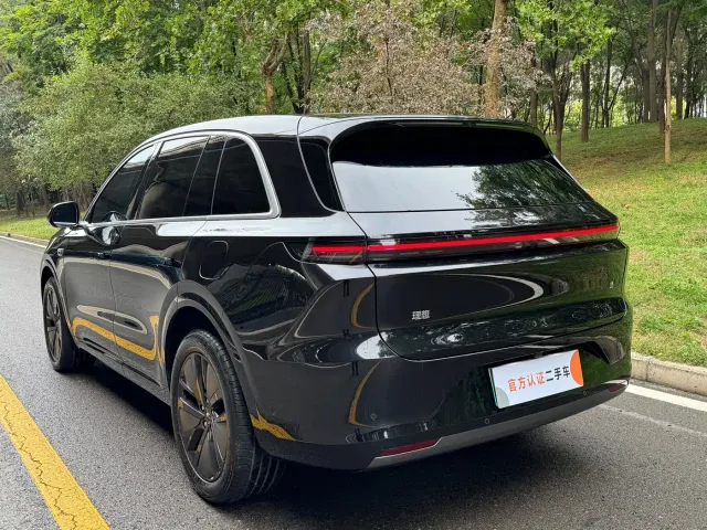 Li Auto L6 — Фото автомобиля 7