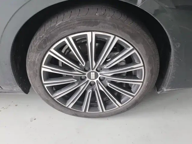 Geely Galaxy Xingyao 8 — Фото автомобиля 6