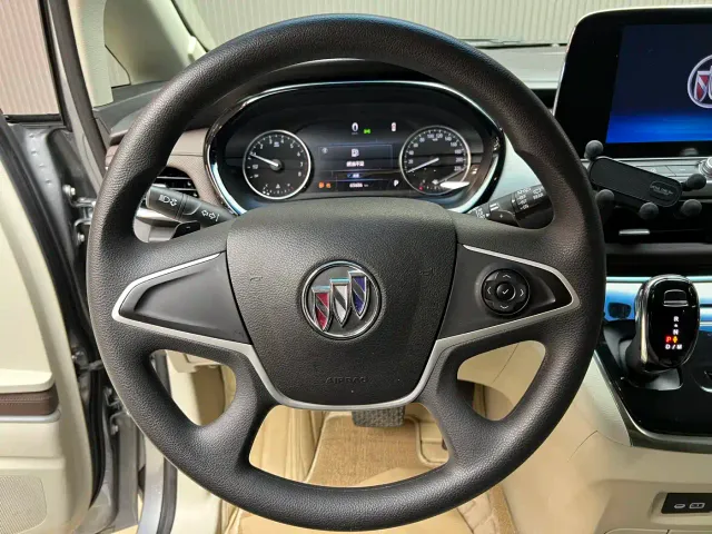 Buick GL8 — Фото автомобиля 5