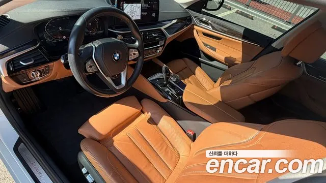 BMW 5 Series G30 — Фото автомобиля 11