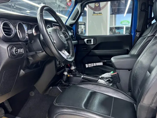 Jeep Wrangler — Фото автомобиля 7