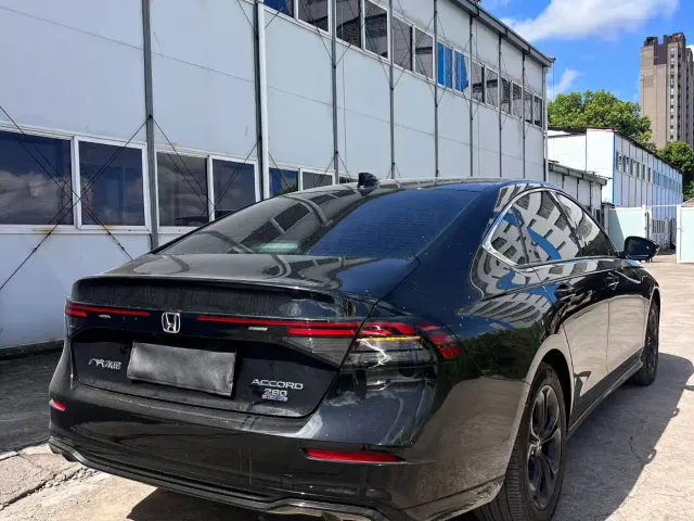 Honda Accord — Фото автомобиля 9