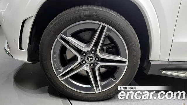 Mercedes-Benz GLS-Class — Фото автомобиля 5