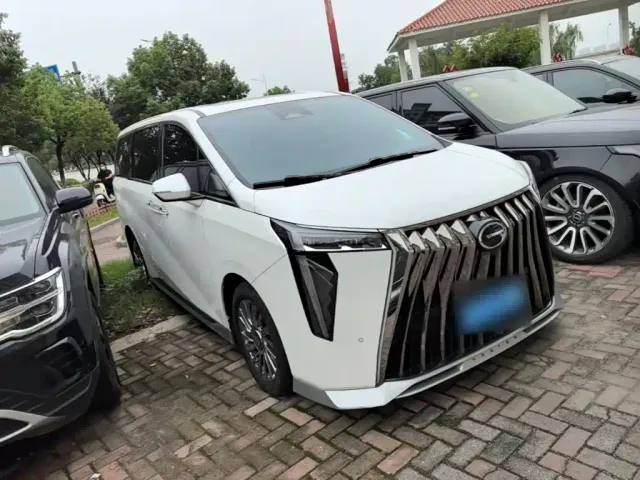 GAC Trumpchi Trumpchi M8 2023 Model Master Series 400T Ultimate Edition — Фото автомобиля 3
