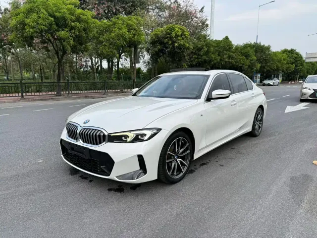 Фотография автомобиля — BMW 3 Series
