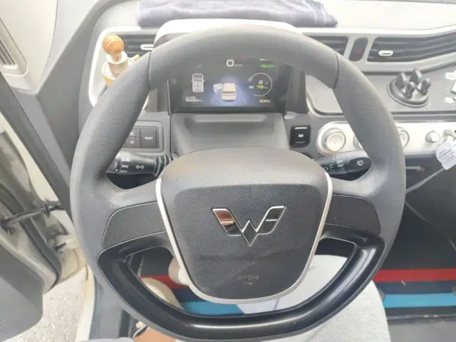 Wuling Hongguang Mini EV — Фото автомобиля 6