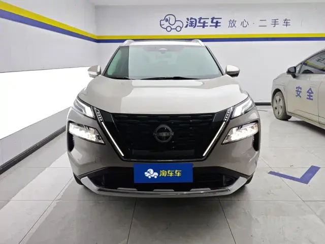 Nissan X-Trail — Фото автомобиля 2