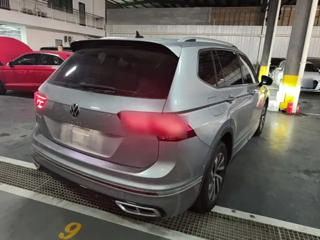 Volkswagen Tiguan L PHEV — Фото автомобиля 6