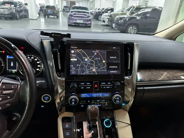 Toyota Vellfire — Фото автомобиля 19
