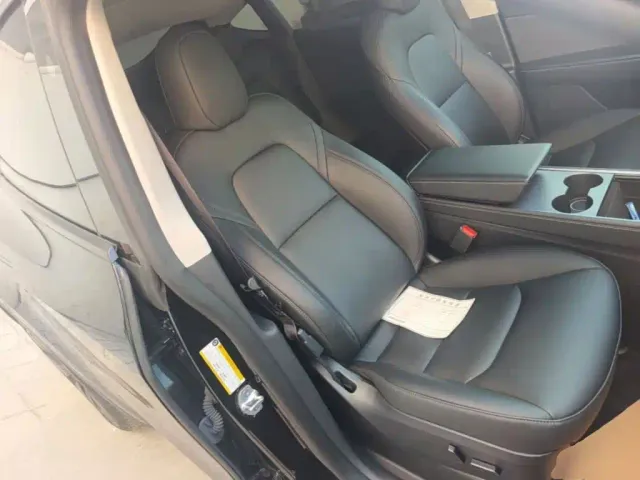 Tesla Model Y — Фото автомобиля 24