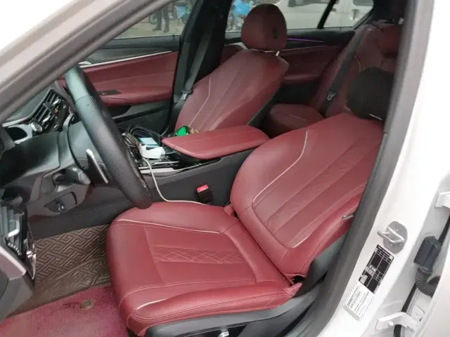 BMW 5 Series — Фото автомобиля 11