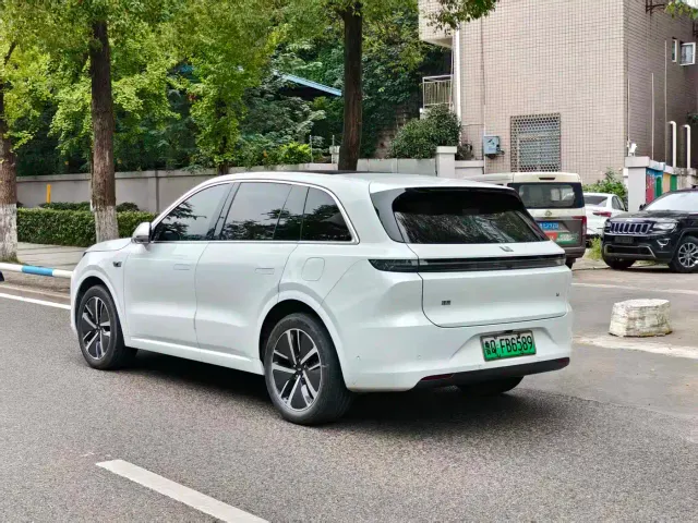 Li Auto L6 — Фото автомобиля 7