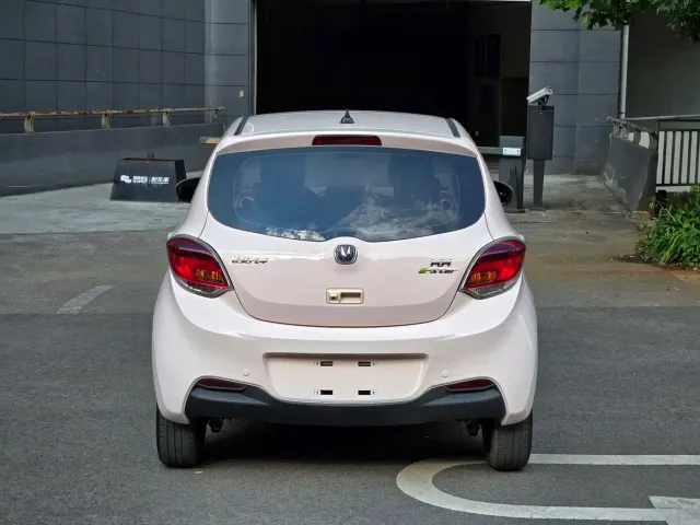 Changan Benben E-Star — Фото автомобиля 4