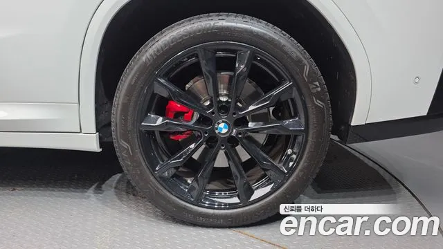 BMW X4 xDrive20i M Sport Pro Special Edition — Фото автомобиля 17