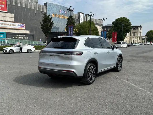 Geely Galaxy Starship 7 EM-i — Фото автомобиля 7