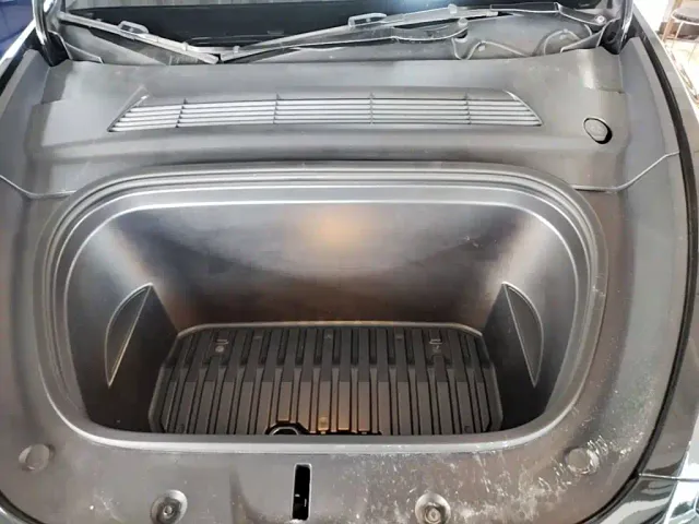 Tesla Model Y — Фото автомобиля 19