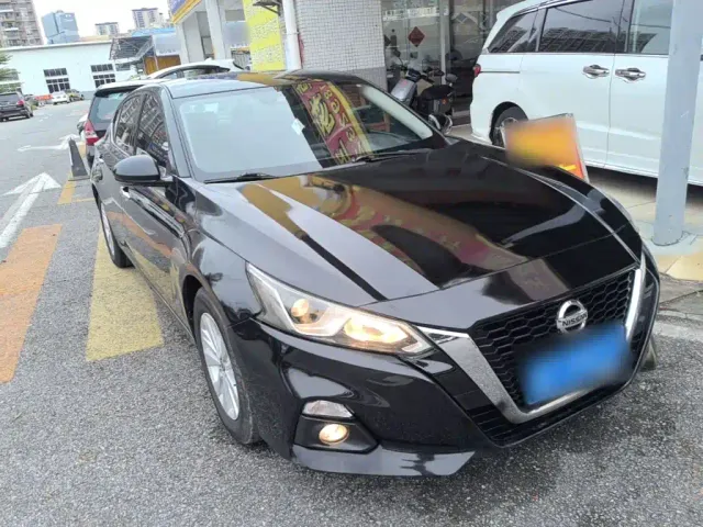 Nissan Teana — Фото автомобиля 3