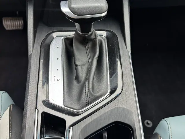 Geely Emgrand S — Фото автомобиля 16