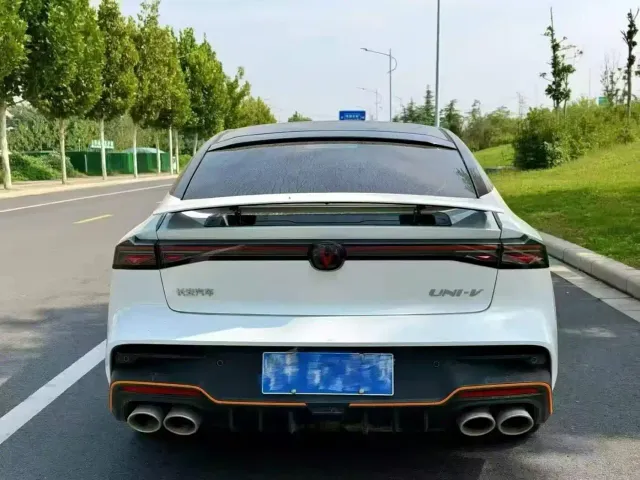 Changan UNI-V — Фото автомобиля 8