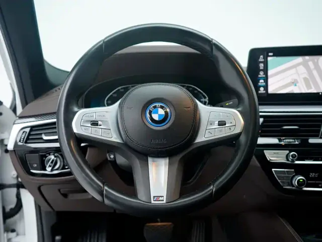 BMW 5 Series — Фото автомобиля 15