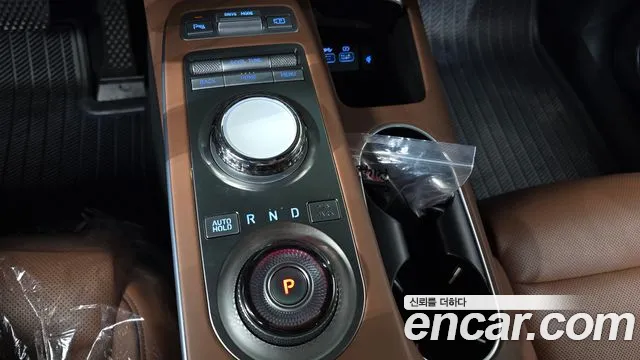 Genesis GV70 2.5T Бензин 2WD — Фото автомобиля 8