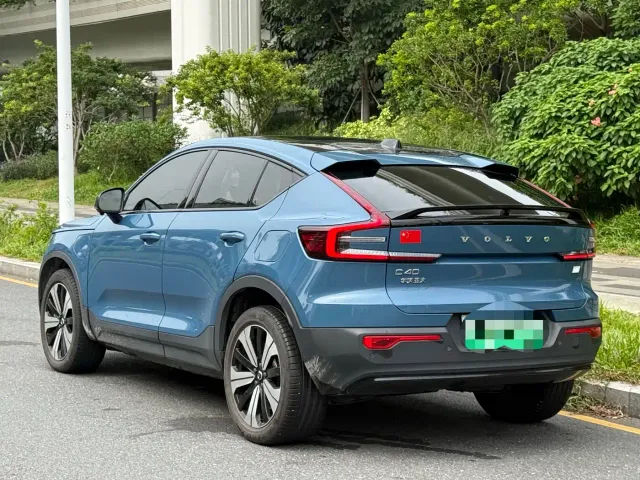 Volvo C40 — Фото автомобиля 6