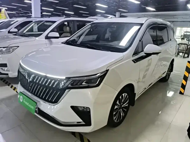 Фотография автомобиля — Wuling Jiachen