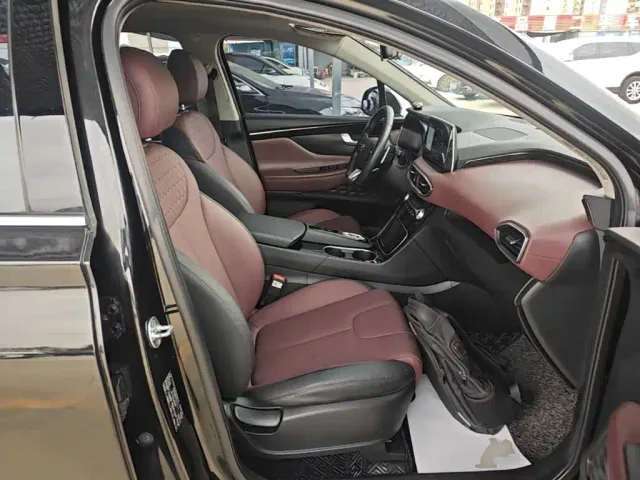 Hyundai Santa Fe — Фото автомобиля 24