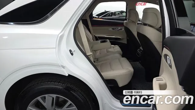 Genesis GV70 — Фото автомобиля 17