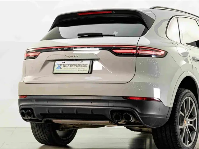 Porsche Cayenne — Фото автомобиля 7